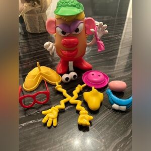 Mr/Mrs Potato Head with extra accessories
